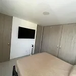 Apartamento cerca al aeropuerto con 3 habitaciones