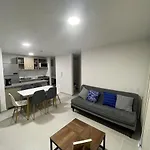 Apartamento cerca al aeropuerto con 3 habitaciones