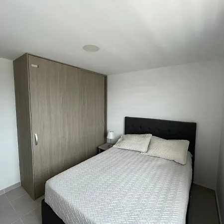 Apartamento Cerca Al Aeropuerto Con 3 *