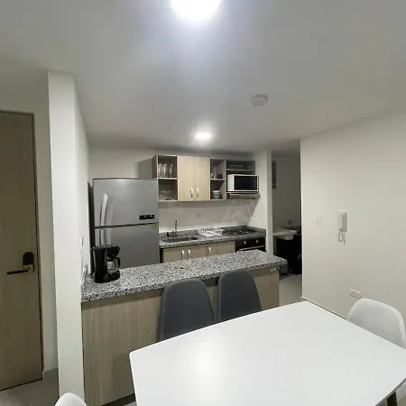 Cerca Al Aeropuerto Con 3 Apartamento