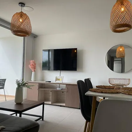 Cerca Al Aeropuerto Con 3 Apartment Cartagena